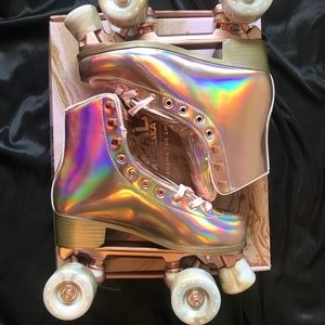 NEW MPALA ROLLER SKATE - MARAWA ROSE GOLD size 7